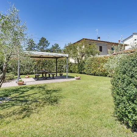 Awesome In With 5 Bedrooms, Wifi And Outdoor Swimming Pool Кастильоне-дель-Лаго
