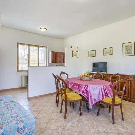 Awesome In With 5 Bedrooms, Wifi And Outdoor Swimming Pool *