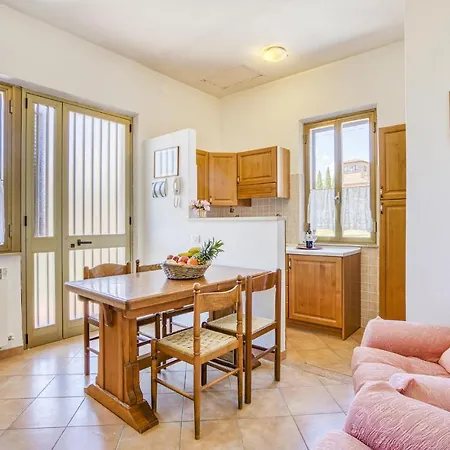 Awesome In With 5 Bedrooms, Wifi And Outdoor Swimming Pool * Кастильоне-дель-Лаго
