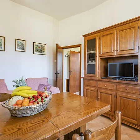 Awesome In With 5 Bedrooms, Wifi And Outdoor Swimming Pool