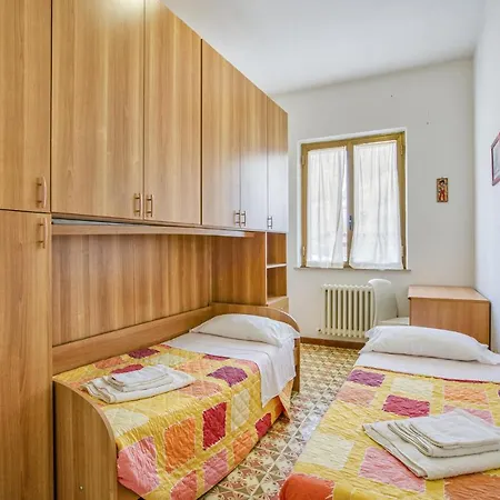 Awesome In With 5 Bedrooms, Wifi And Outdoor Swimming Pool Holiday home Castiglione del Lago