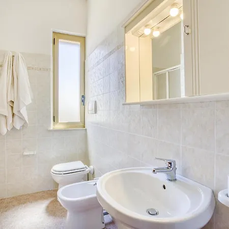Holiday home Awesome In With 5 Bedrooms, Wifi And Outdoor Swimming Pool *