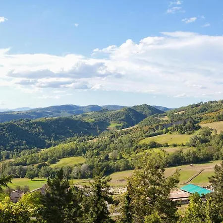 Дом отдыха Awesome In With 5 Bedrooms, Wifi And Outdoor Swimming Pool Кастильоне-дель-Лаго